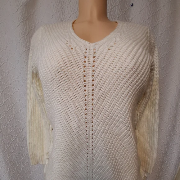 John + Jenn Cream V-Neck Sweaterwomen Size M - Picture 5 of 16
